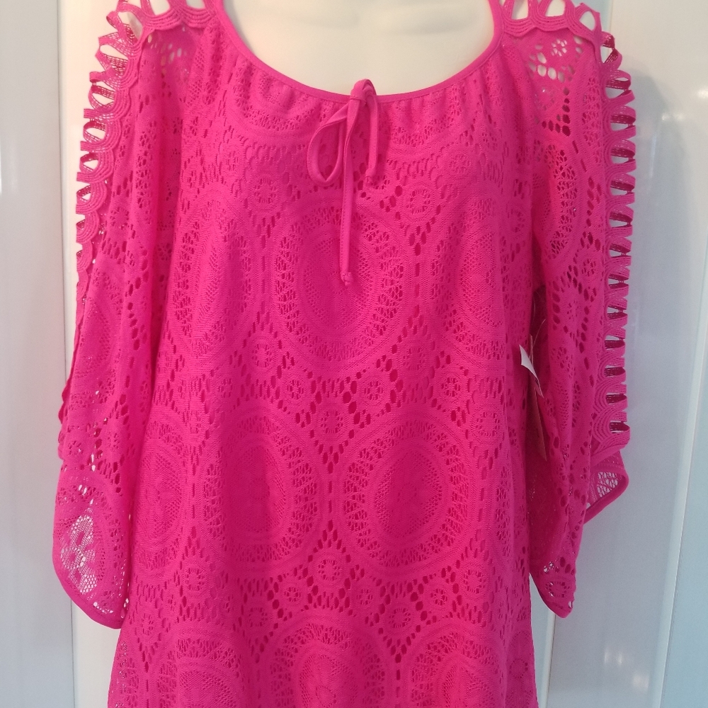 Tacera, Pink top lace design, lined, soft, NEW WITH TAGS
